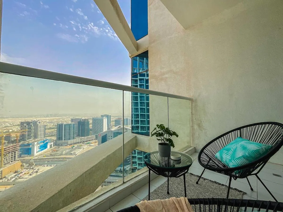 Higuests - Roomy And Chic Studio With Panoramic Canal Views Dubai United Arab Emirates