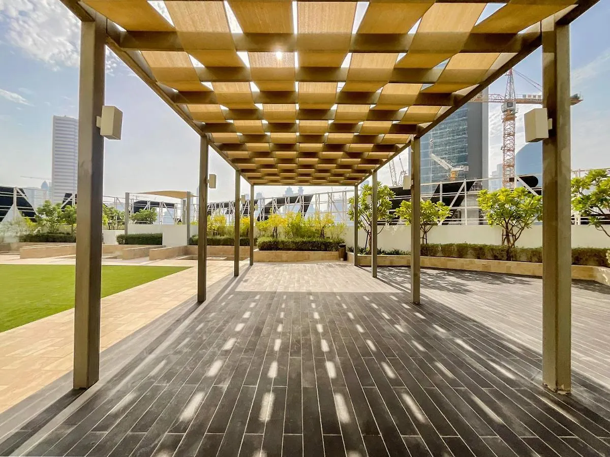 Apartment Higuests - Roomy And Chic Studio With Panoramic Canal Views Dubai United Arab Emirates